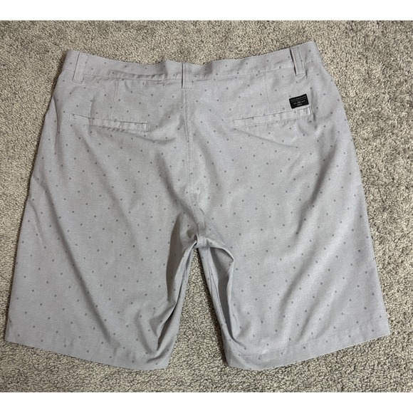 Travis Mathew Golf Shorts size 36 grey barnacle 1MW201 Geometric‎ Performance - Picture 6 of 10